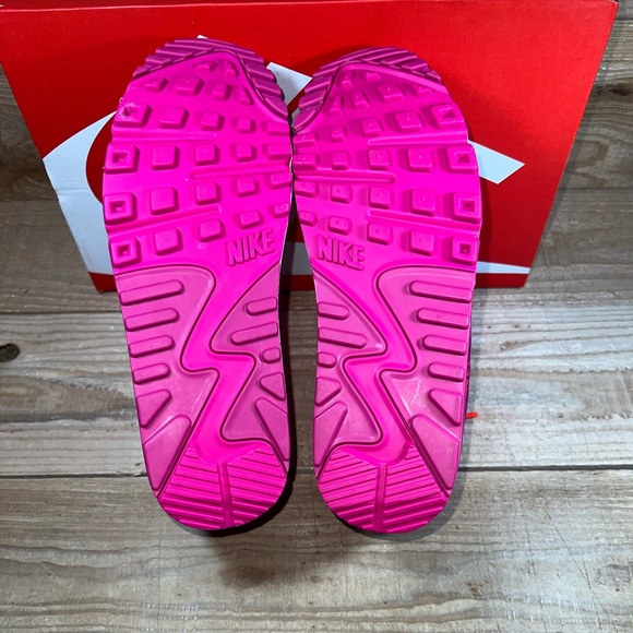 NEW: Nike Women’s Air Max 90 Valentines Day Pink Prime Sneaker: DQ7783-600 - Picture 8 of 9